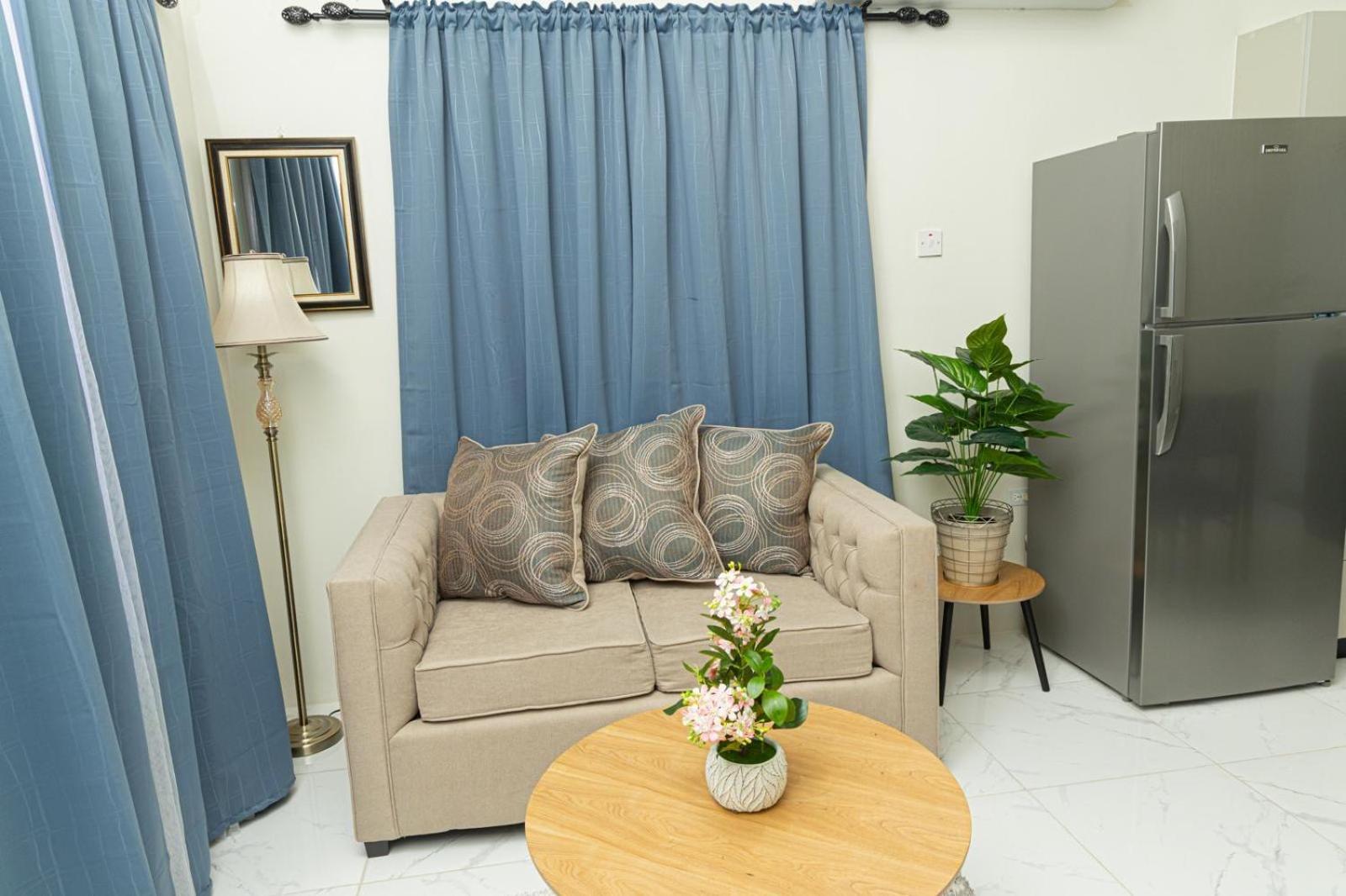 Phoenix Park Villas - Portmore - 10Mins To Beach Bagian luar foto